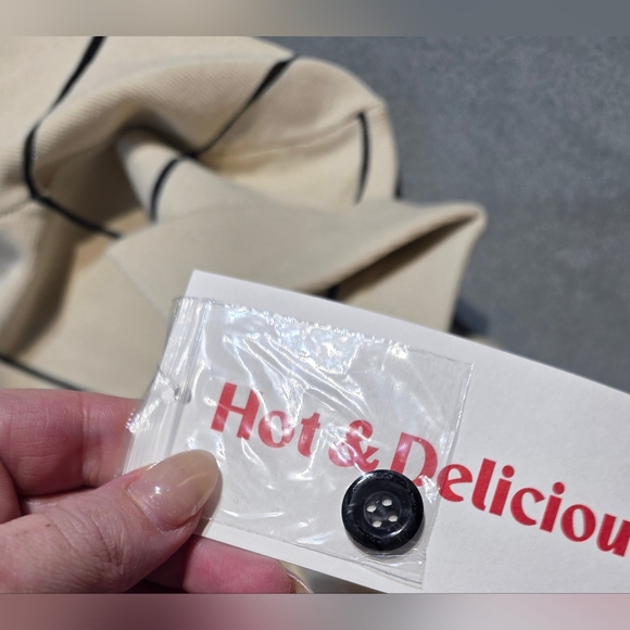 NWT Hot & Delicious Striped Cream Long Sleeve Collared Dress Large PTP 22 - Picture 5 of 10